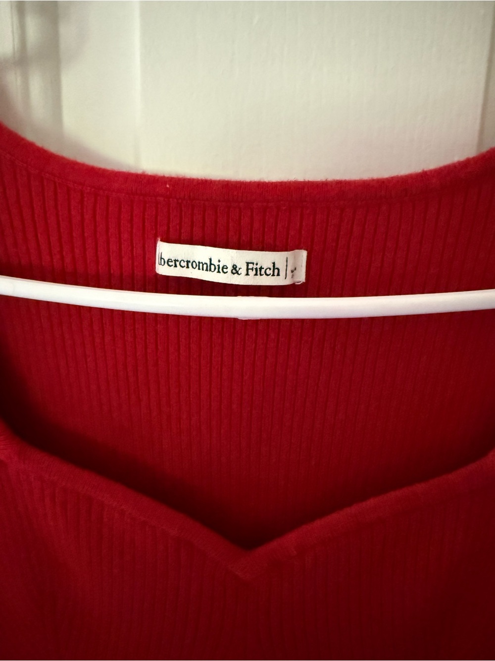 Abercrombie & Fitch Red V-Neck Ribbed Women's Top